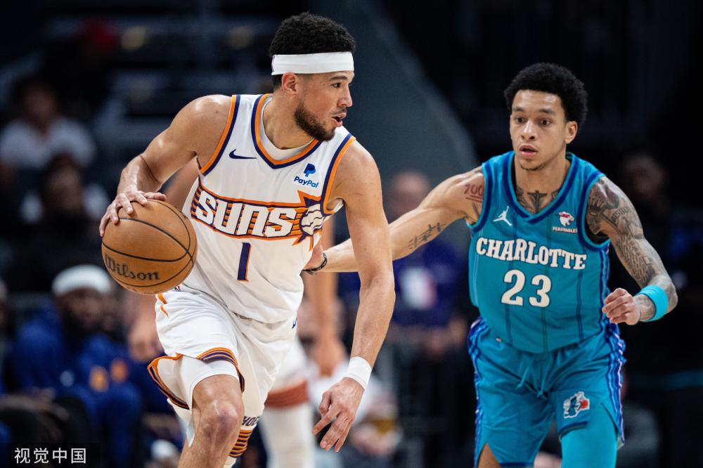 与粉丝竞相 与粉丝竞相