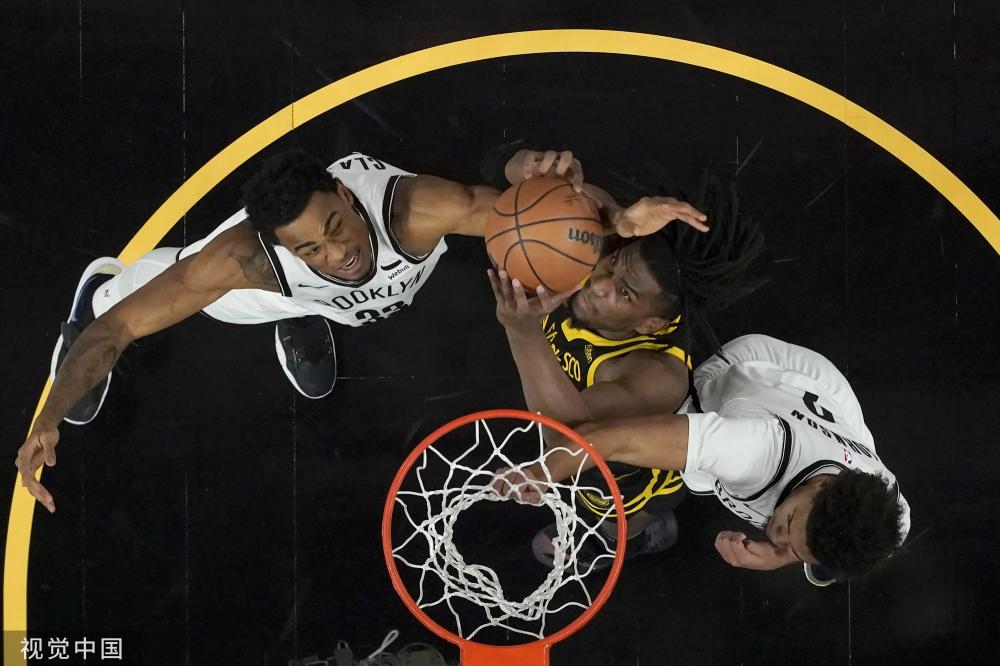 的青少年足 的青少年足